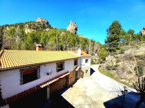Property building, Natural landscape, Mountain view