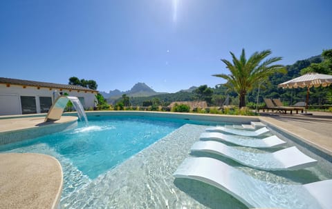 Day, Natural landscape, Mountain view, Pool view, Swimming pool, Swimming pool, sunbed