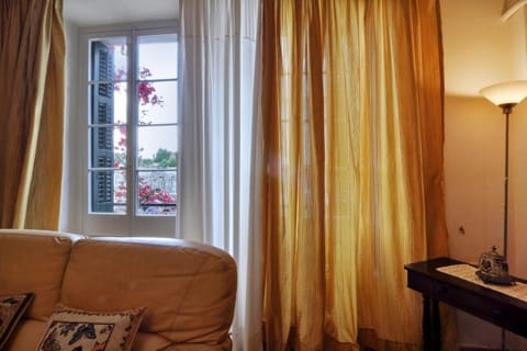 Balcony/Terrace, Living room