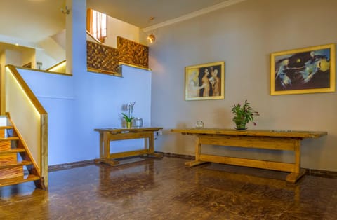 Communal lounge/ TV room