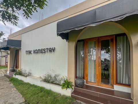 Facade/entrance