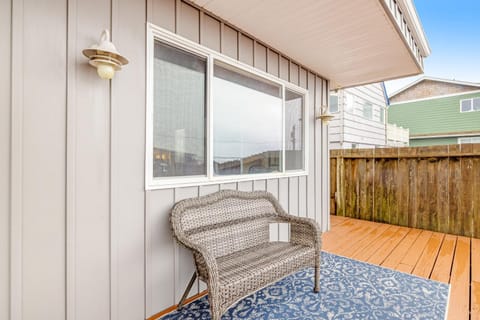 Cozze Cottage House in Devils Lake