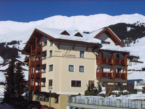 Facade/entrance, Winter