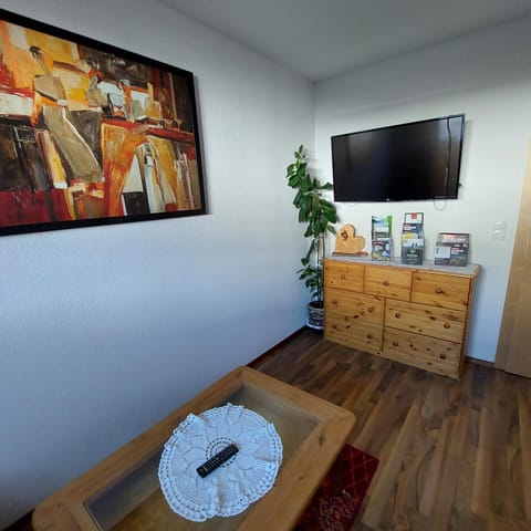 Communal lounge/ TV room, TV and multimedia