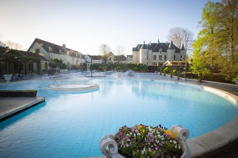 Spa and wellness centre/facilities, Area and facilities, Swimming pool