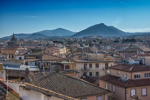 Balcony/Terrace, City view, Mountain view