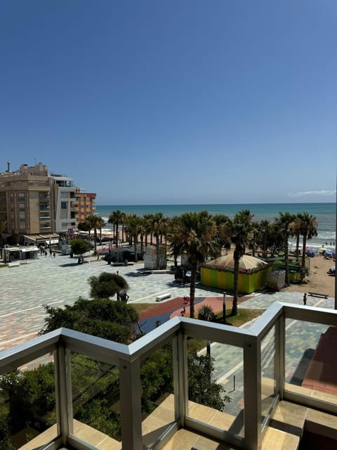 Nearby landmark, Restaurant/places to eat, Day, Natural landscape, Children play ground, View (from property/room), Balcony/Terrace, Beach, Sea view, Area and facilities