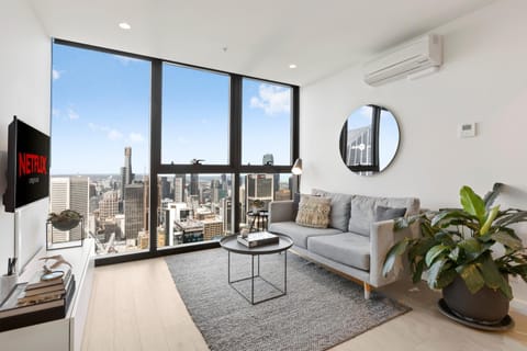 TV and multimedia, Living room, Seating area, City view