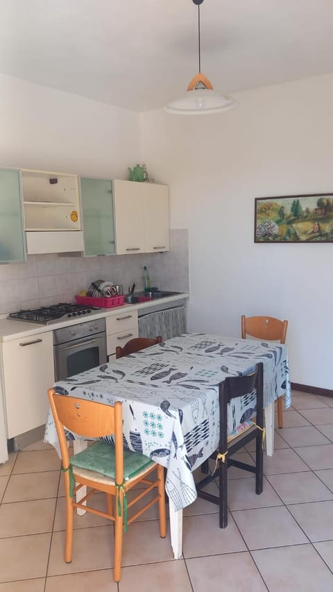 Kitchen or kitchenette, Dining area, pet friendly, stove