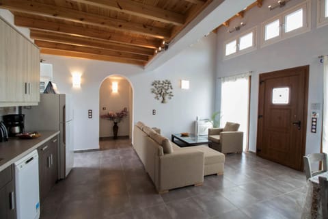 Kitchen or kitchenette, Living room, Seating area