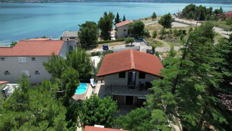 Property building, Bird's eye view, Swimming pool