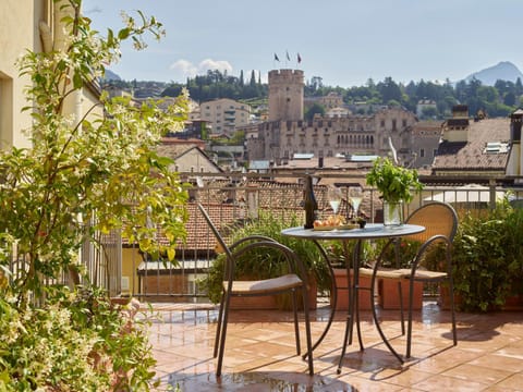 Balcony/Terrace, City view