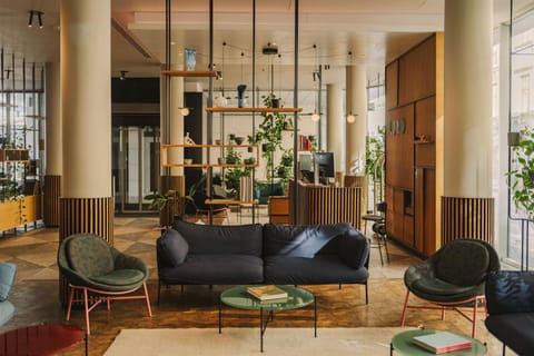 Communal lounge/ TV room, Lobby or reception