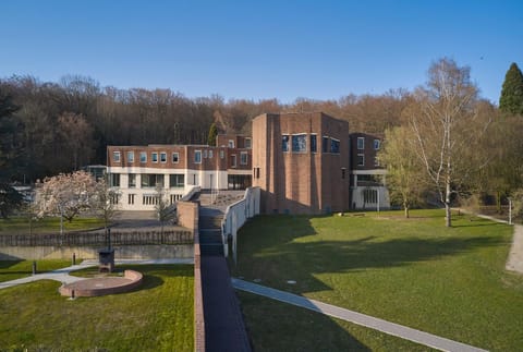 Property building, Day, Natural landscape, Garden, Garden view