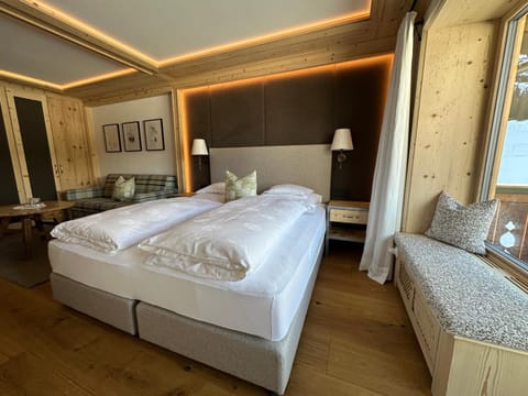 Alpenland - das feine Kleine, zentral und ruhig mit modernem Wellnessbereich Hotel in Lech