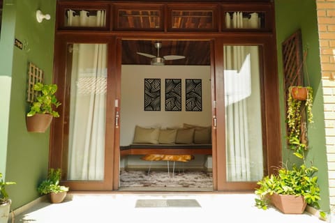 Patio, Living room