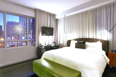 Bed, TV and multimedia, Photo of the whole room