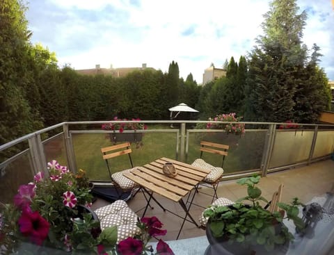 Garden, Balcony/Terrace