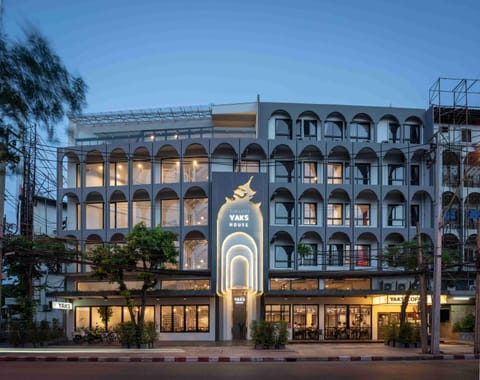 Property building, Facade/entrance