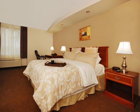 Plaza Inn & Suites Hotel in Hagerstown
