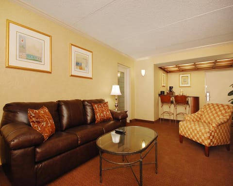 Plaza Inn & Suites Hotel in Hagerstown