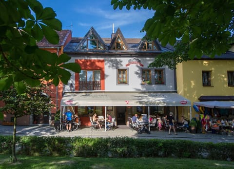 Restaurant/places to eat, Facade/entrance, Spring, Summer, Autumn