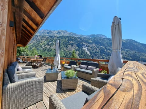 Patio, Winter, Summer, BBQ facilities, Mountain view