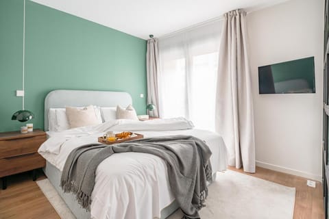 Bed, Bedroom