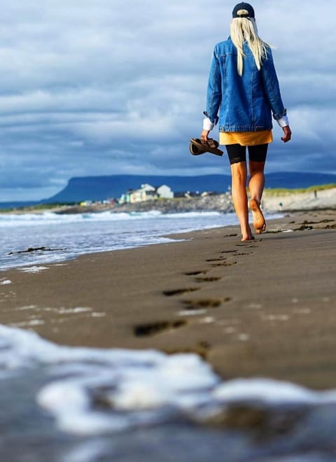 Surfers Getaway - Room Staycation Vacation rental in County Sligo