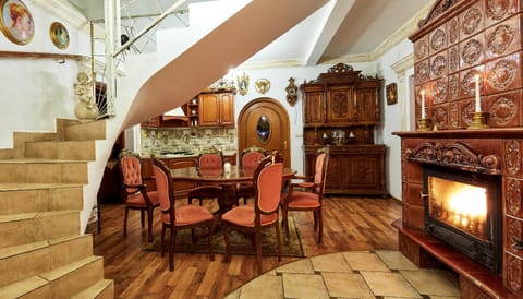 Living room, Dining area
