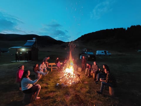 Night, People, Natural landscape, Evening entertainment, Mountain view, group of guests