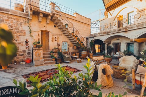 Property building, Day, Inner courtyard view