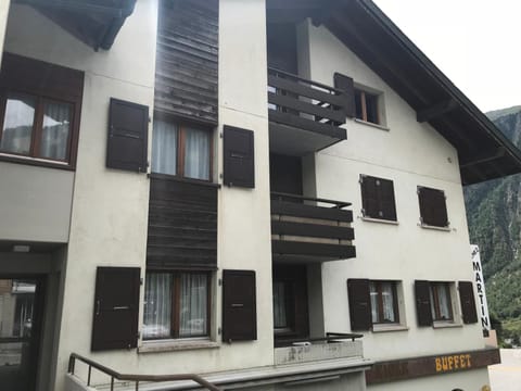 Facade/entrance, Living room