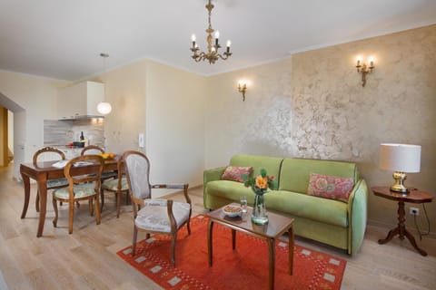 Kitchen or kitchenette, Living room, Photo of the whole room, Dining area