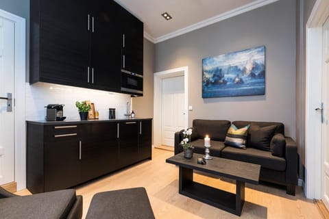 Kitchen or kitchenette, Living room, Seating area