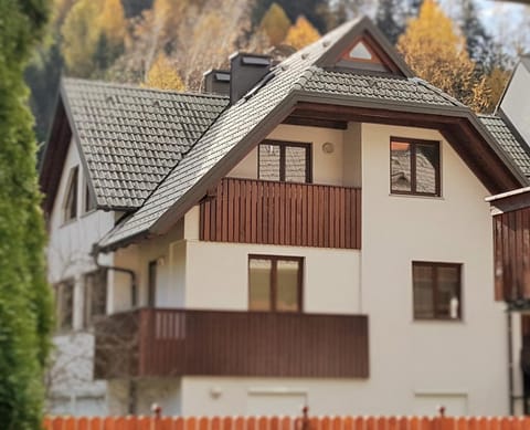 Property building, View (from property/room), Balcony/Terrace
