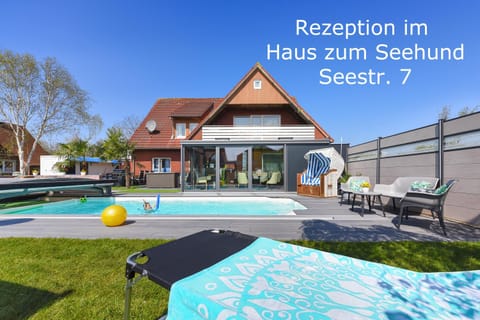 Garden, Lobby or reception, Swimming pool