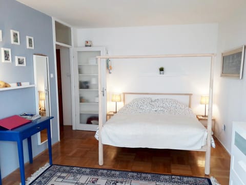 Bed, Bedroom