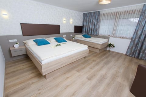 Photo of the whole room, Decorative detail, Bedroom