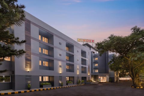 Facade/entrance, Garden, Parking