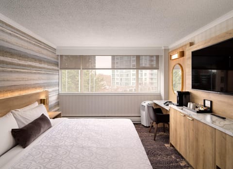 Bed, TV and multimedia