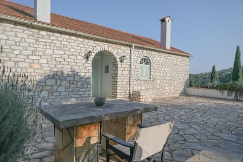 Day, Dining area