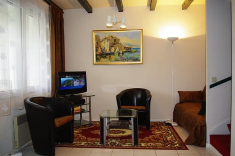 Living room, Decorative detail