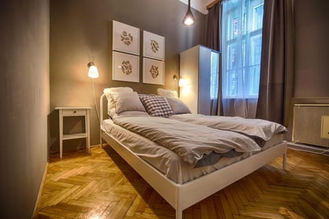 Bed, View (from property/room), View (from property/room), Photo of the whole room, Bedroom, On site, Garden view, Garden view, Landmark view, Landmark view, Street view, Street view, Family, Quiet street view