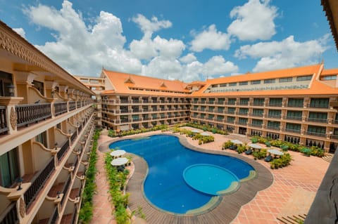 Swimming pool