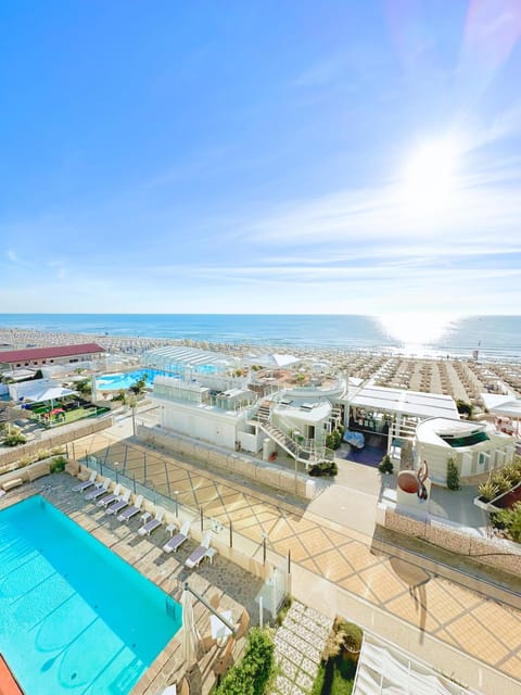 Day, Beach, Pool view, Sea view, Swimming pool, sunbed