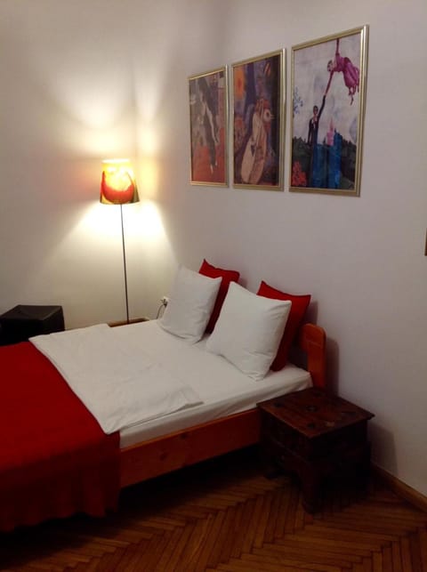 Bed, Living room, Photo of the whole room, Seating area, Bedroom