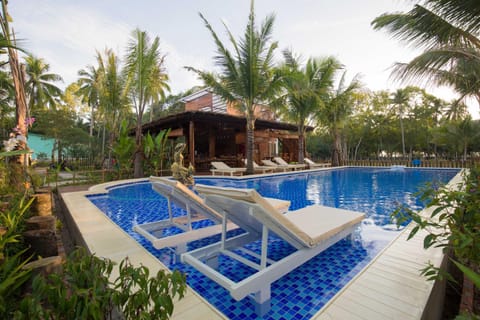 Lounge or bar, Swimming pool