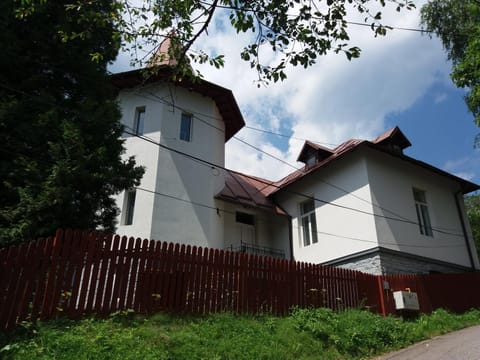 Facade/entrance, Street view