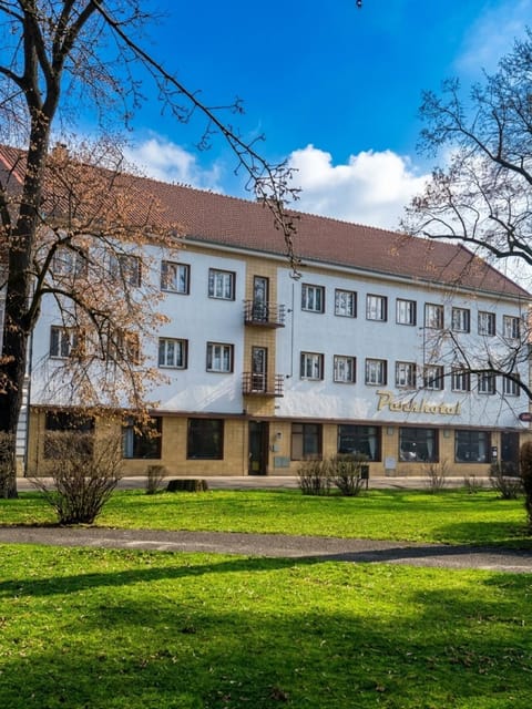 Property building, Spring, Garden, Garden view, Street view